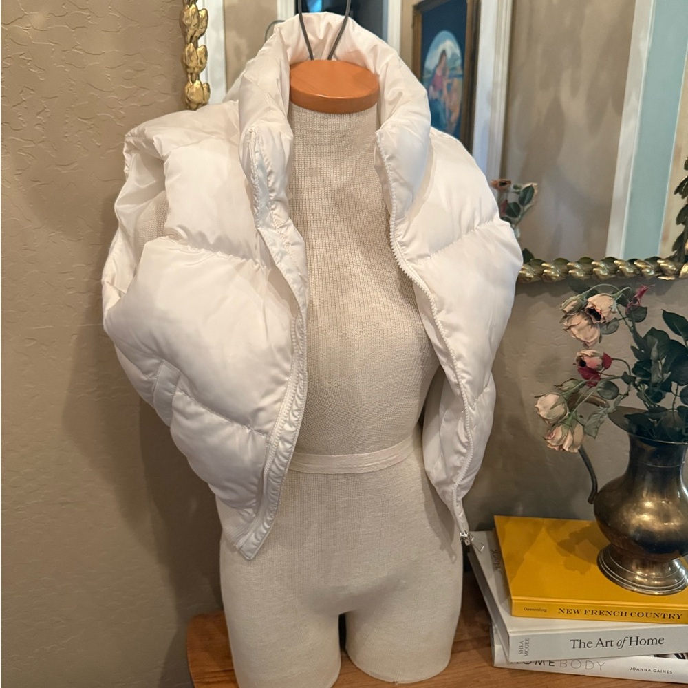 NWT teen puffer vest M
